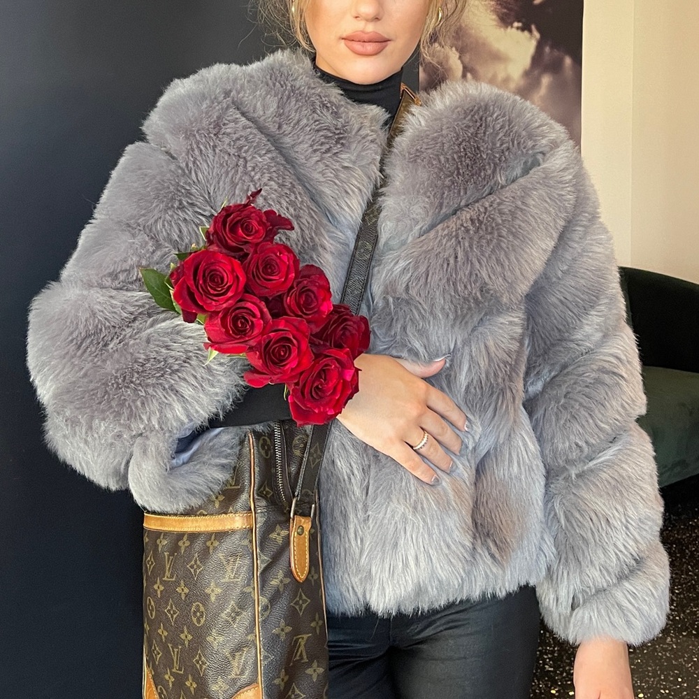 Iike new faux fur jacket